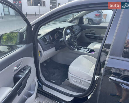 Черный Киа Седона, объемом двигателя 3.34 л и пробегом 200 тыс. км за 15200 $, фото 12 на Automoto.ua