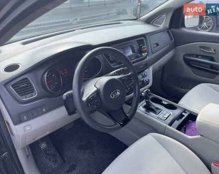 Черный Киа Седона, объемом двигателя 3.34 л и пробегом 200 тыс. км за 15200 $, фото 13 на Automoto.ua