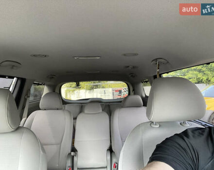 Черный Киа Седона, объемом двигателя 3.34 л и пробегом 200 тыс. км за 15200 $, фото 14 на Automoto.ua