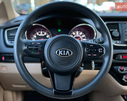 Черный Киа Седона, объемом двигателя 3.34 л и пробегом 181 тыс. км за 13999 $, фото 9 на Automoto.ua