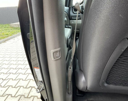 Черный Киа Седона, объемом двигателя 3.34 л и пробегом 191 тыс. км за 13500 $, фото 3 на Automoto.ua