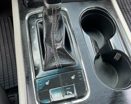 Черный Киа Седона, объемом двигателя 3.34 л и пробегом 191 тыс. км за 13500 $, фото 13 на Automoto.ua