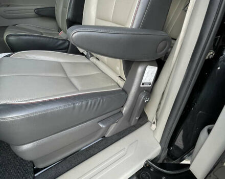 Черный Киа Седона, объемом двигателя 3.34 л и пробегом 191 тыс. км за 13500 $, фото 4 на Automoto.ua