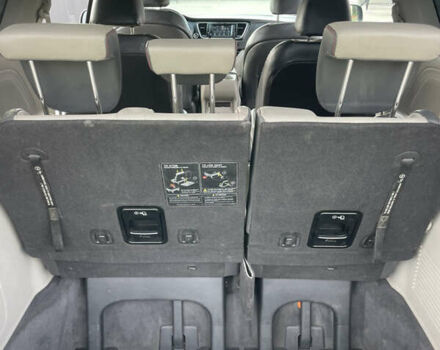 Черный Киа Седона, объемом двигателя 3.34 л и пробегом 191 тыс. км за 13500 $, фото 9 на Automoto.ua