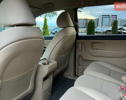 Черный Киа Седона, объемом двигателя 3.34 л и пробегом 181 тыс. км за 13999 $, фото 21 на Automoto.ua