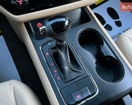 Черный Киа Седона, объемом двигателя 3.34 л и пробегом 181 тыс. км за 13999 $, фото 16 на Automoto.ua