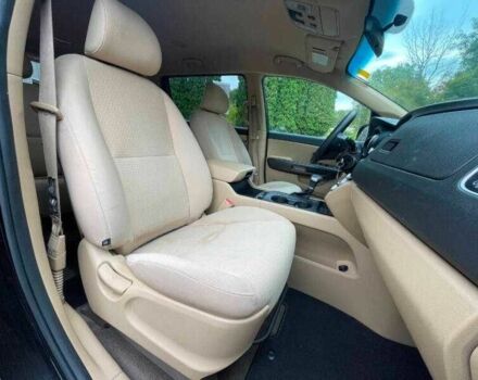 Черный Киа Седона, объемом двигателя 3.3 л и пробегом 97 тыс. км за 2900 $, фото 12 на Automoto.ua