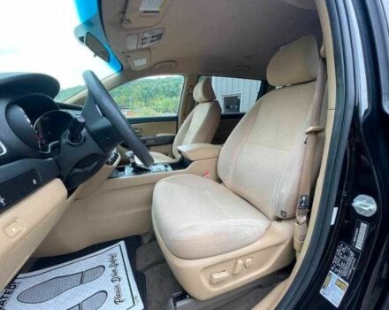 Черный Киа Седона, объемом двигателя 3.3 л и пробегом 97 тыс. км за 2900 $, фото 6 на Automoto.ua