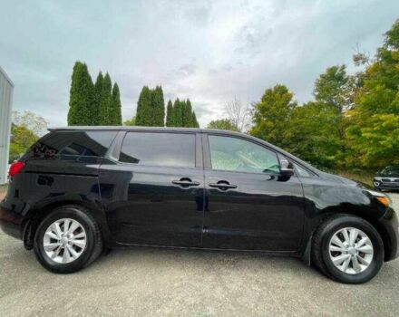 Черный Киа Седона, объемом двигателя 3.3 л и пробегом 97 тыс. км за 2900 $, фото 5 на Automoto.ua