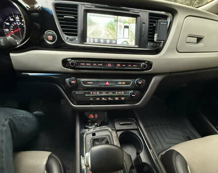 Коричневый Киа Седона, объемом двигателя 3.34 л и пробегом 108 тыс. км за 17000 $, фото 7 на Automoto.ua