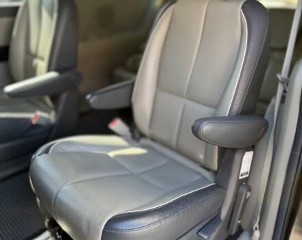 Коричневий Кіа Седона, об'ємом двигуна 3.34 л та пробігом 65 тис. км за 18500 $, фото 14 на Automoto.ua