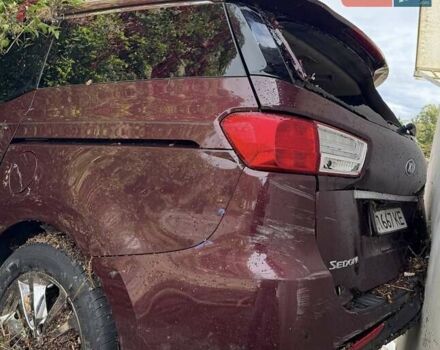 Червоний Кіа Седона, об'ємом двигуна 3.34 л та пробігом 35 тис. км за 6500 $, фото 2 на Automoto.ua