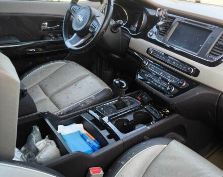 Красный Киа Седона, объемом двигателя 0 л и пробегом 36 тыс. км за 7528 $, фото 2 на Automoto.ua