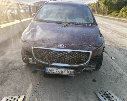 Красный Киа Седона, объемом двигателя 0 л и пробегом 36 тыс. км за 7528 $, фото 3 на Automoto.ua