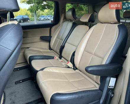 Красный Киа Седона, объемом двигателя 3.34 л и пробегом 126 тыс. км за 14990 $, фото 22 на Automoto.ua