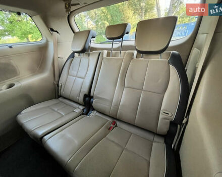 Красный Киа Седона, объемом двигателя 3.34 л и пробегом 126 тыс. км за 14990 $, фото 20 на Automoto.ua