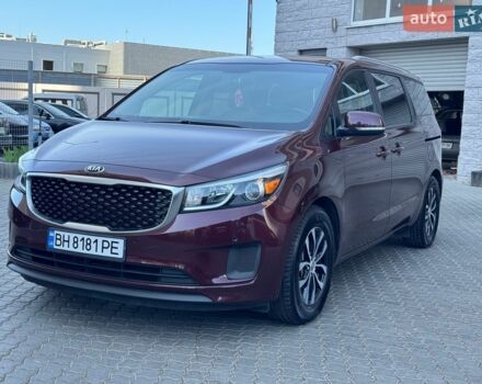 Красный Киа Седона, объемом двигателя 3.34 л и пробегом 76 тыс. км за 17500 $, фото 1 на Automoto.ua