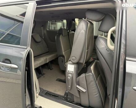 Кіа Седона, об'ємом двигуна 3.3 л та пробігом 125 тис. км за 16800 $, фото 19 на Automoto.ua