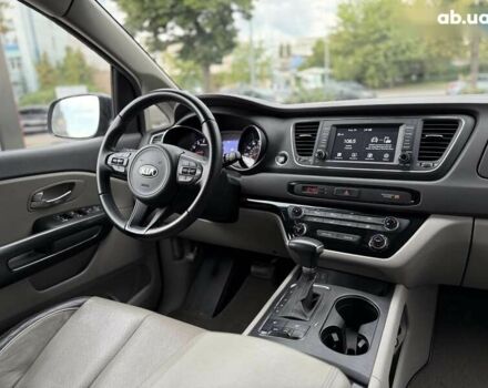 Кіа Седона, об'ємом двигуна 3.3 л та пробігом 125 тис. км за 16800 $, фото 9 на Automoto.ua