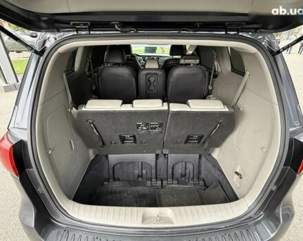 Кіа Седона, об'ємом двигуна 3.3 л та пробігом 125 тис. км за 16800 $, фото 28 на Automoto.ua