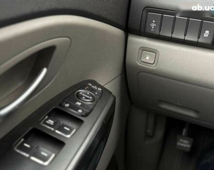 Кіа Седона, об'ємом двигуна 3.3 л та пробігом 125 тис. км за 16800 $, фото 25 на Automoto.ua
