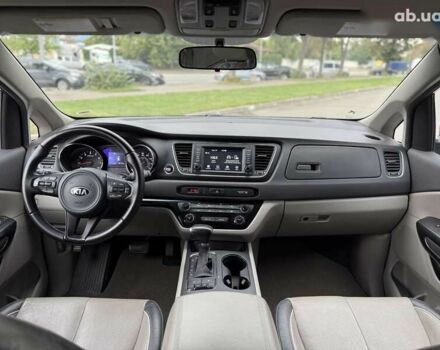 Киа Седона, объемом двигателя 3.3 л и пробегом 125 тыс. км за 15300 $, фото 8 на Automoto.ua