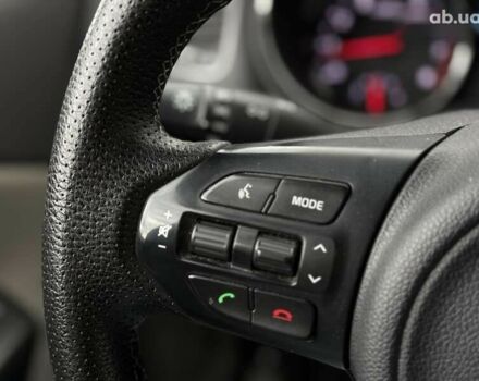 Кіа Седона, об'ємом двигуна 3.3 л та пробігом 125 тис. км за 16800 $, фото 26 на Automoto.ua
