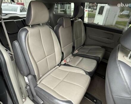 Киа Седона, объемом двигателя 3.3 л и пробегом 125 тыс. км за 15300 $, фото 17 на Automoto.ua