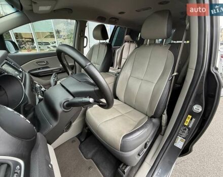 Серый Киа Седона, объемом двигателя 3.34 л и пробегом 125 тыс. км за 14800 $, фото 13 на Automoto.ua