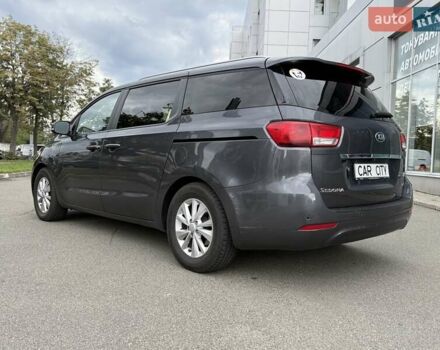 Серый Киа Седона, объемом двигателя 3.34 л и пробегом 125 тыс. км за 14800 $, фото 4 на Automoto.ua