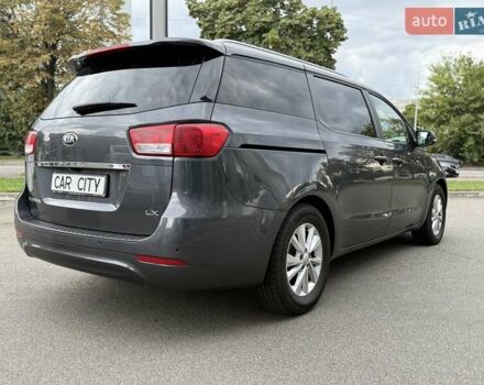 Серый Киа Седона, объемом двигателя 3.34 л и пробегом 125 тыс. км за 14800 $, фото 6 на Automoto.ua