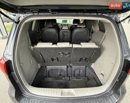 Серый Киа Седона, объемом двигателя 3.34 л и пробегом 125 тыс. км за 14800 $, фото 28 на Automoto.ua