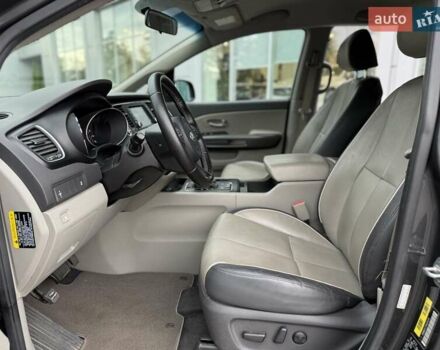 Серый Киа Седона, объемом двигателя 3.34 л и пробегом 125 тыс. км за 14800 $, фото 15 на Automoto.ua