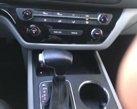 Сірий Кіа Седона, об'ємом двигуна 3.34 л та пробігом 110 тис. км за 19500 $, фото 5 на Automoto.ua