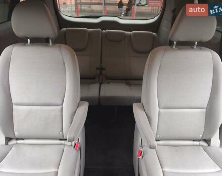 Синій Кіа Седона, об'ємом двигуна 3.34 л та пробігом 230 тис. км за 14000 $, фото 13 на Automoto.ua