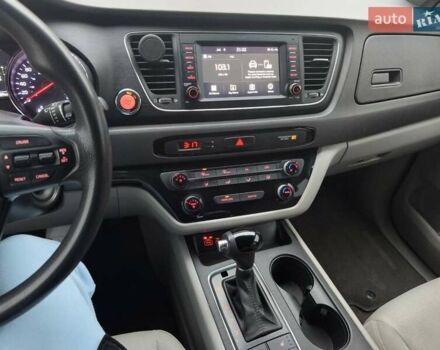 Синій Кіа Седона, об'ємом двигуна 3.34 л та пробігом 230 тис. км за 14000 $, фото 14 на Automoto.ua