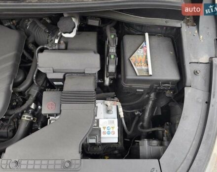 Синій Кіа Седона, об'ємом двигуна 3.34 л та пробігом 230 тис. км за 14000 $, фото 16 на Automoto.ua