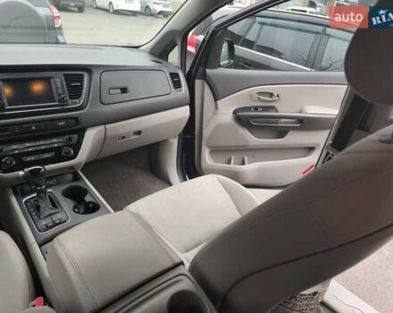 Синій Кіа Седона, об'ємом двигуна 3.34 л та пробігом 230 тис. км за 14000 $, фото 9 на Automoto.ua