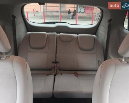 Синій Кіа Седона, об'ємом двигуна 3.34 л та пробігом 230 тис. км за 14000 $, фото 12 на Automoto.ua