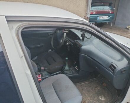 Белый Киа Сефия, объемом двигателя 0 л и пробегом 288 тыс. км за 500 $, фото 1 на Automoto.ua