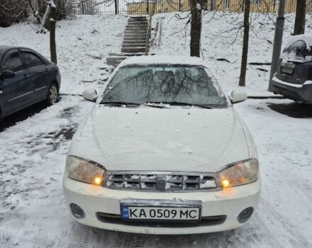 Белый Киа Сефия, объемом двигателя 1.6 л и пробегом 330 тыс. км за 2600 $, фото 1 на Automoto.ua