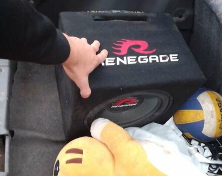 Красный Киа Сефия, объемом двигателя 1.5 л и пробегом 300 тыс. км за 1700 $, фото 13 на Automoto.ua