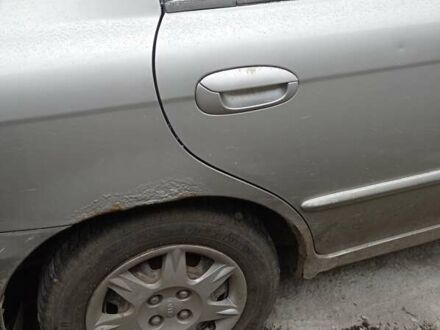Кіа Сефія 2002 у Новомосковске на Automoto.ua Сірий Кіа Сефія, об'ємом двигуна 1.6 л та пробігом 298 тис. км за 1700 $, фото 1 на Automoto.ua