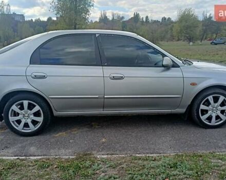 Серый Киа Шума, объемом двигателя 1.8 л и пробегом 178 тыс. км за 3200 $, фото 6 на Automoto.ua