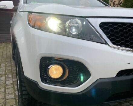 Белый Киа Соренто, объемом двигателя 2.2 л и пробегом 212 тыс. км за 13000 $, фото 2 на Automoto.ua