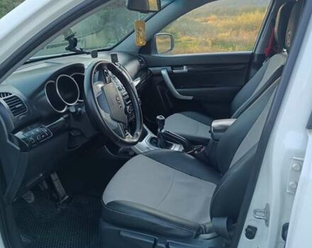 Белый Киа Соренто, объемом двигателя 2.2 л и пробегом 258 тыс. км за 10500 $, фото 12 на Automoto.ua