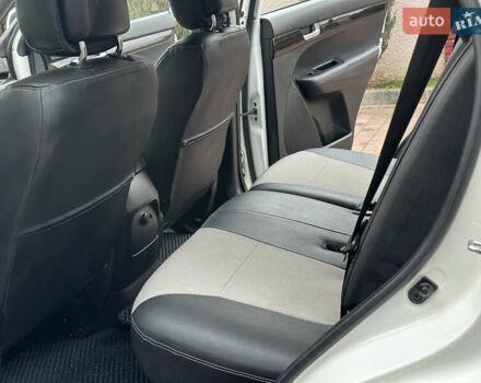 Белый Киа Соренто, объемом двигателя 2.2 л и пробегом 260 тыс. км за 9850 $, фото 35 на Automoto.ua