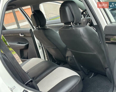 Белый Киа Соренто, объемом двигателя 2.2 л и пробегом 260 тыс. км за 9850 $, фото 39 на Automoto.ua