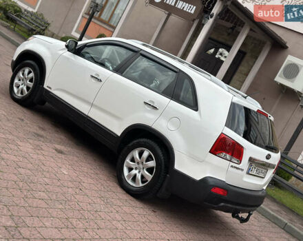 Белый Киа Соренто, объемом двигателя 2.2 л и пробегом 260 тыс. км за 9850 $, фото 8 на Automoto.ua