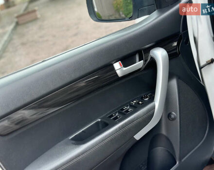 Белый Киа Соренто, объемом двигателя 2.2 л и пробегом 260 тыс. км за 9850 $, фото 29 на Automoto.ua